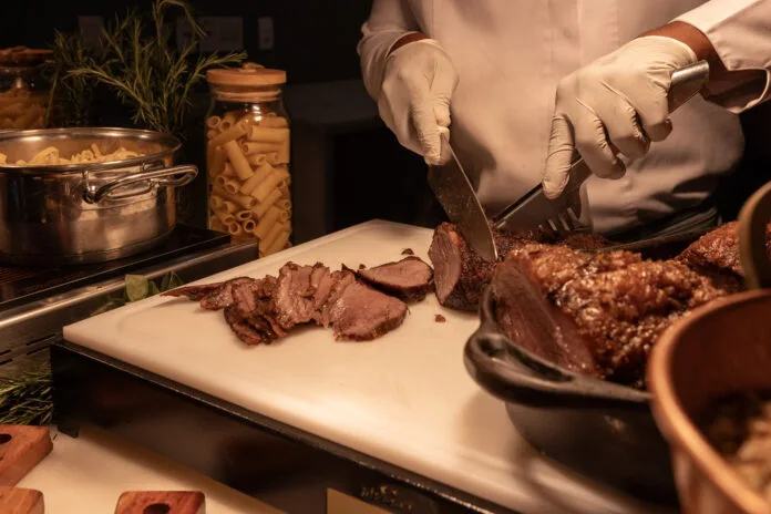 Grand Hyatt Rio de Janeiro Churrasco de Dia dos Pais Credito Divulgacao 2 696x464 1