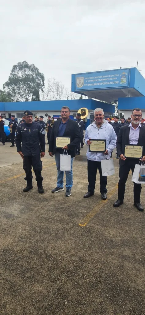 Presidente do HotéisRIO é homenageado em cerimônia da PM 10 WhatsApp Image 2025 12 18 at 11.35.26