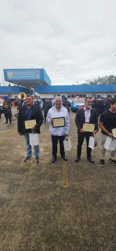 Presidente do HotéisRIO é homenageado em cerimônia da PM 13 WhatsApp Image 2025 12 18 at 11.37.10 3