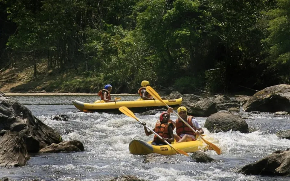 1 1 atletas encaram corredeiras do rio macae durante etapa nacional de canoagem em casimiro de abreu 38357988 38580464