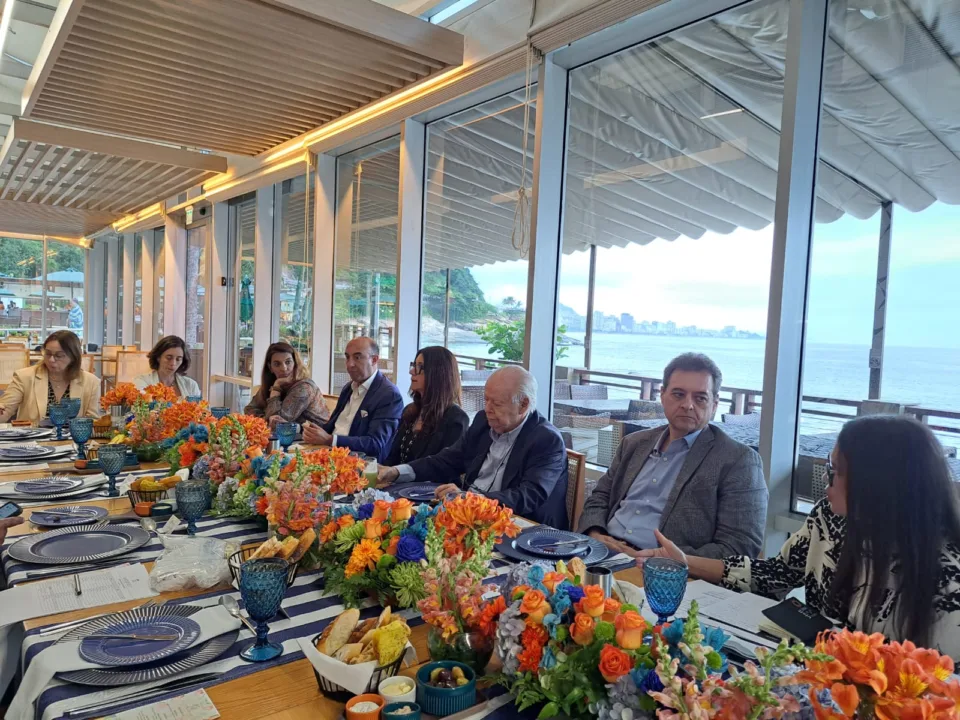 2 Diretores dos hoteis cinco 1 4