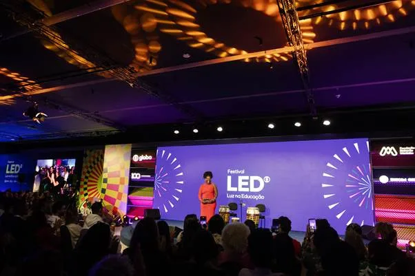 festival led ocupa o pier maua com programacao gratuita voltada a educacao e ino