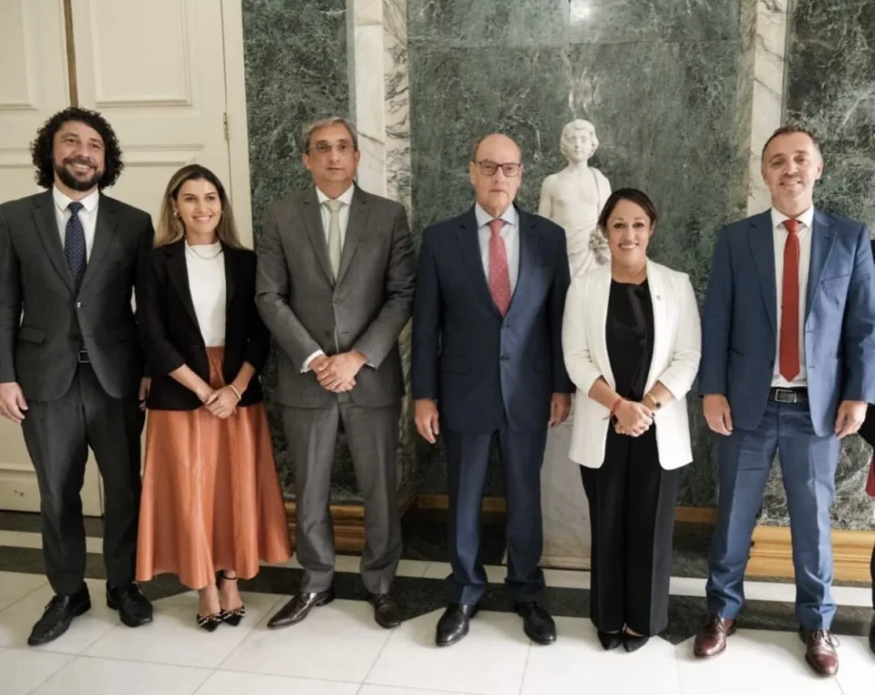 rio de janeiro e uruguai fortalecem dialogo para cooperacao em energia e turismo