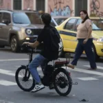 rio de janeiro lidera buscas por motos eletricas no brasil