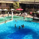 hotel vilarejo praia climatiza piscinas e jacuzzis para ampliar tempor