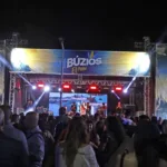 mi buzios reune cerca de 10 mil pessoas e movimenta o turismo e a cultura em buzios