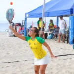 Atletas em quadra de areia durante etapa do Circuito Fairmont de Beach Tennis, competicao realizada na Arena ABTERJ, na Praia de Copacabana