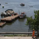 curso de carpintaria naval na ilha do fundao forma mestres e aposta no