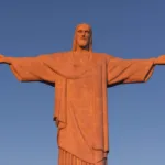 dia mundial da ia tem evento na puc rio e iluminacao especial no crist