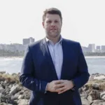 gustavo tutuca lanca livro sobre sua trajetoria e a retomada do turism