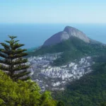 parque nacional da tijuca recebe trilha com montanhista que escalou o