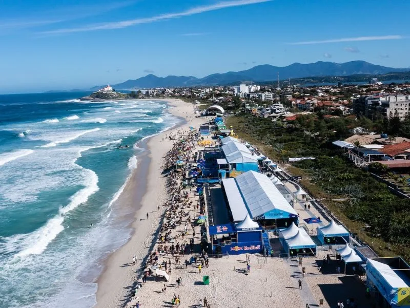 saquarema comemora sucesso da etapa 2026 da wsl na praia de itauna