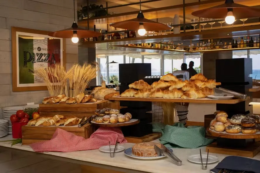 sheraton grand rio oferece gastronomia italiana e programacao de feria