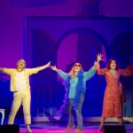 Elenco do musical Mamma Mia!, em cartaz no Teatro Riachuelo Rio, no Centro do Rio de Janeiro
