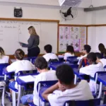 Plateia acompanha palestra durante edição do Congresso SinepeRio, no Rio de Janeiro