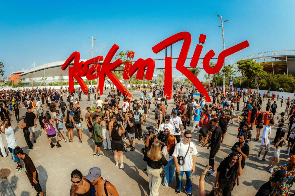 Publico na entrada da Cidade do Rock durante o Rock in Rio, evento que impulsiona a ocupacao hoteleira carioca