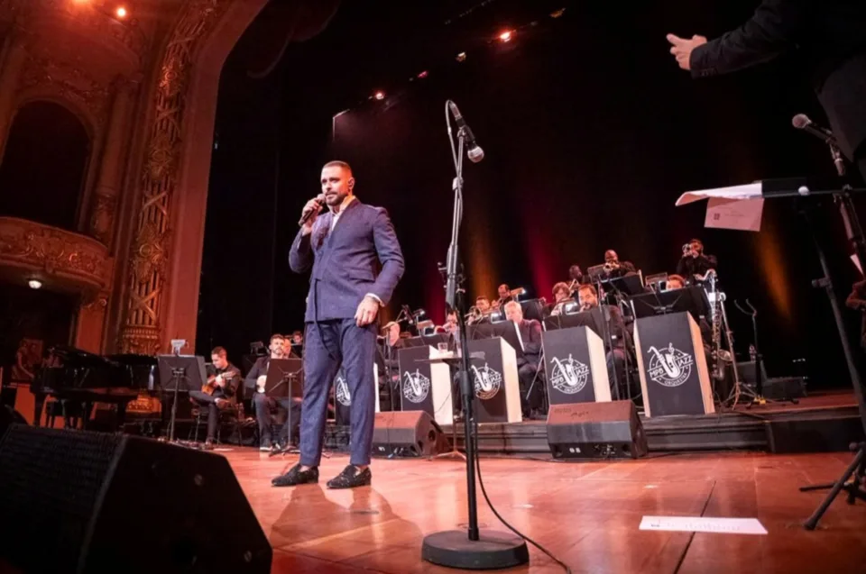 O cantor Diogo Nogueira, que se apresenta com a MPB Jazz Orquestra no Theatro Municipal do Rio de Janeiro