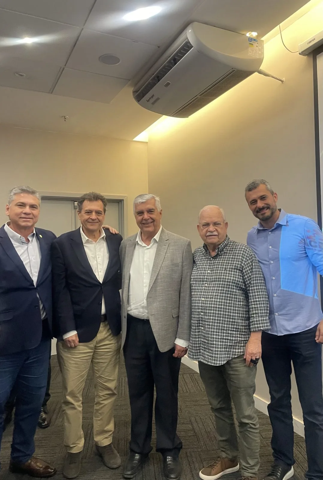 Dirigentes do HotéisRIO, da ACIR e entidades parceiras reunidos no Fórum de Segurança