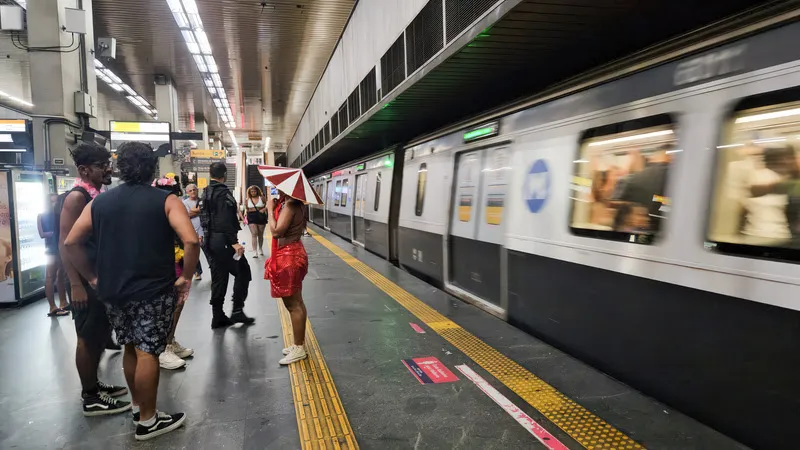 Trem da TrensRJ na Estação Central do Brasil, no Centro do Rio de Janeiro, que terá horário estendido na Semana de Arte do Rio