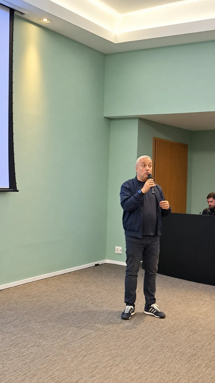 Apresentações e público do Fórum Comercial do HotéisRIO, no Grand Mercure Rio de Janeiro Copacabana