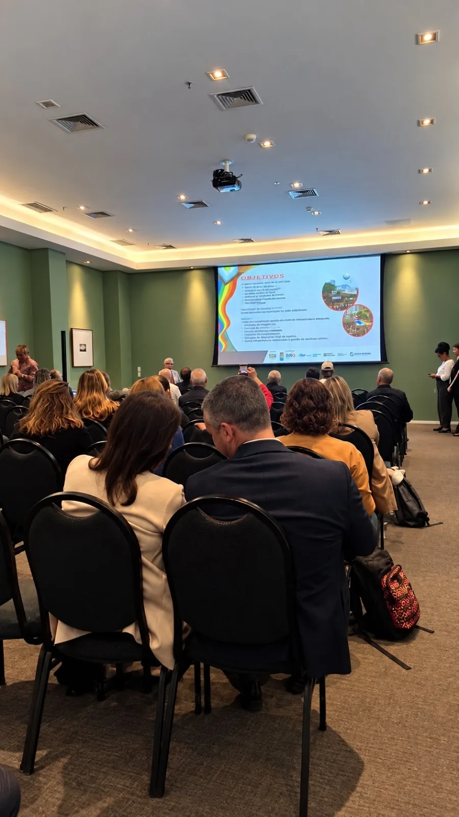 Apresentações e público do Fórum Comercial do HotéisRIO, no Grand Mercure Rio de Janeiro Copacabana