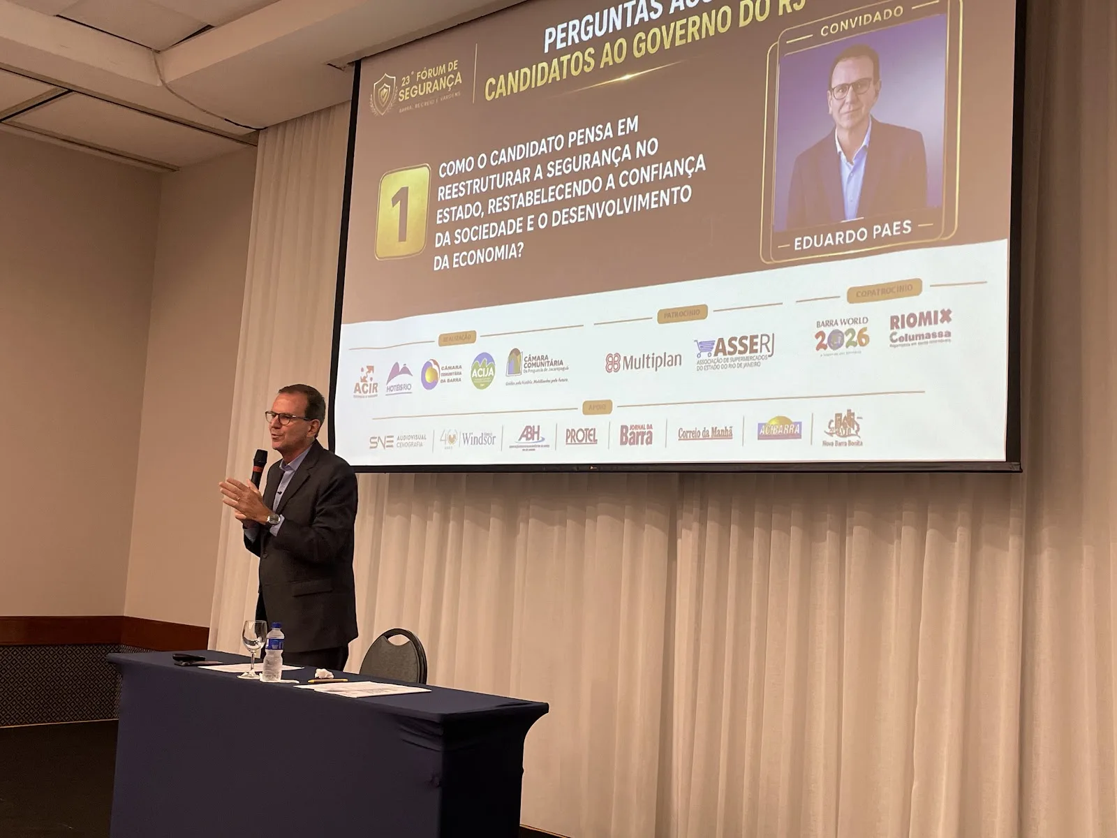 Registro da 23ª edição do Fórum de Segurança do HotéisRIO e ACIR com o candidato Eduardo Paes, no Rio de Janeiro