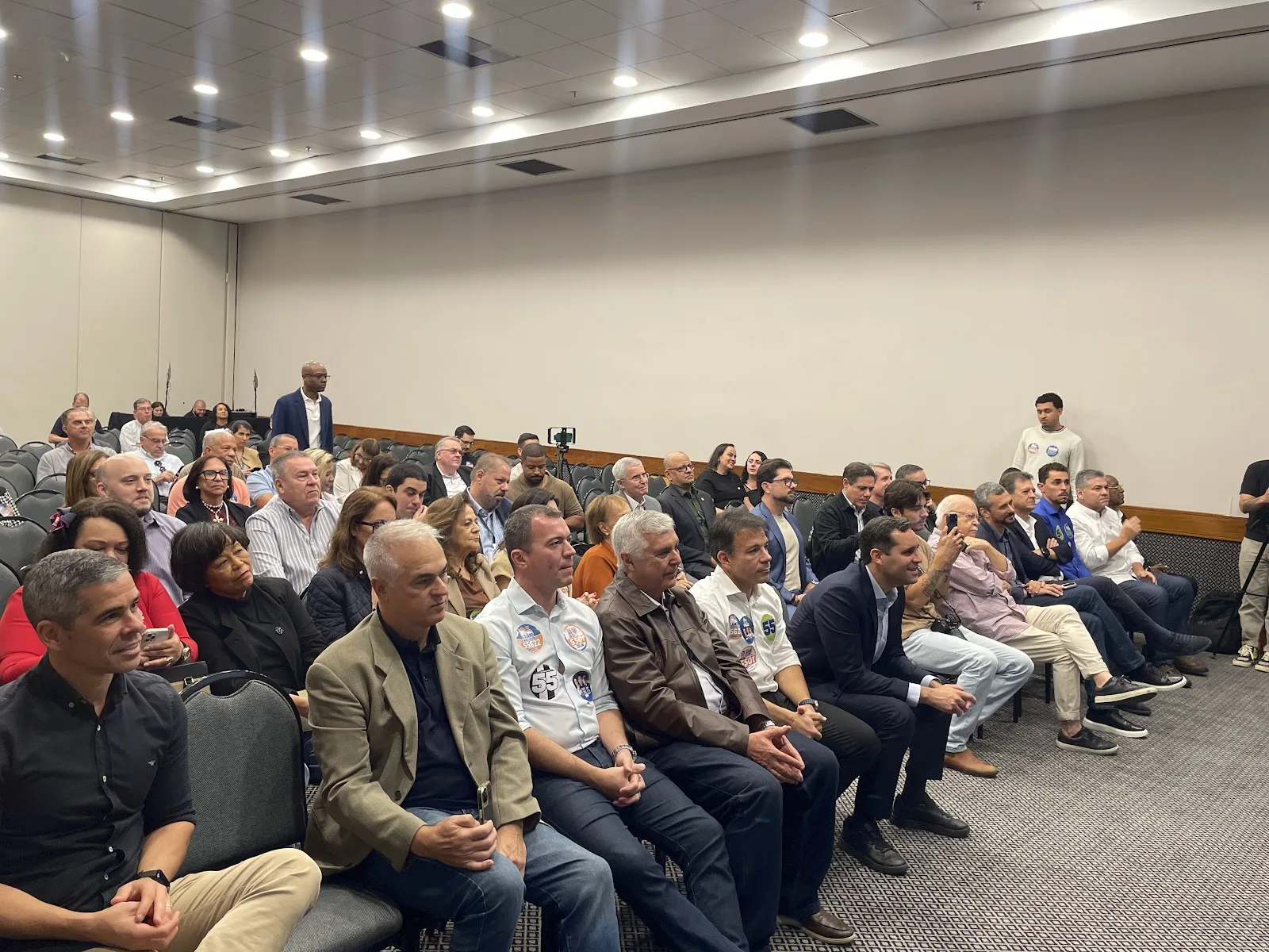 Registro da 23ª edição do Fórum de Segurança do HotéisRIO e ACIR com o candidato Eduardo Paes, no Rio de Janeiro