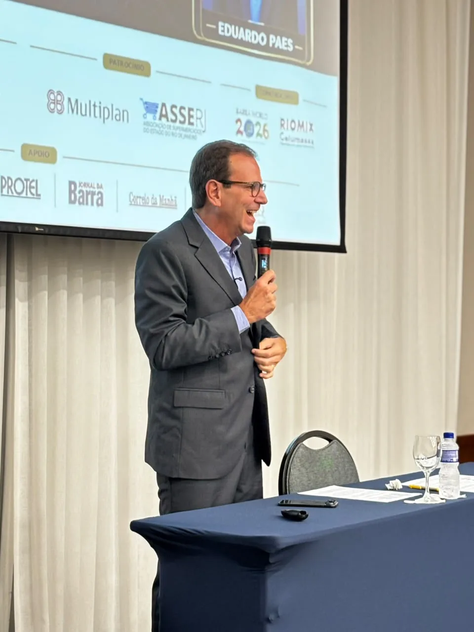 Registro da 23ª edição do Fórum de Segurança do HotéisRIO e ACIR com o candidato Eduardo Paes, no Rio de Janeiro