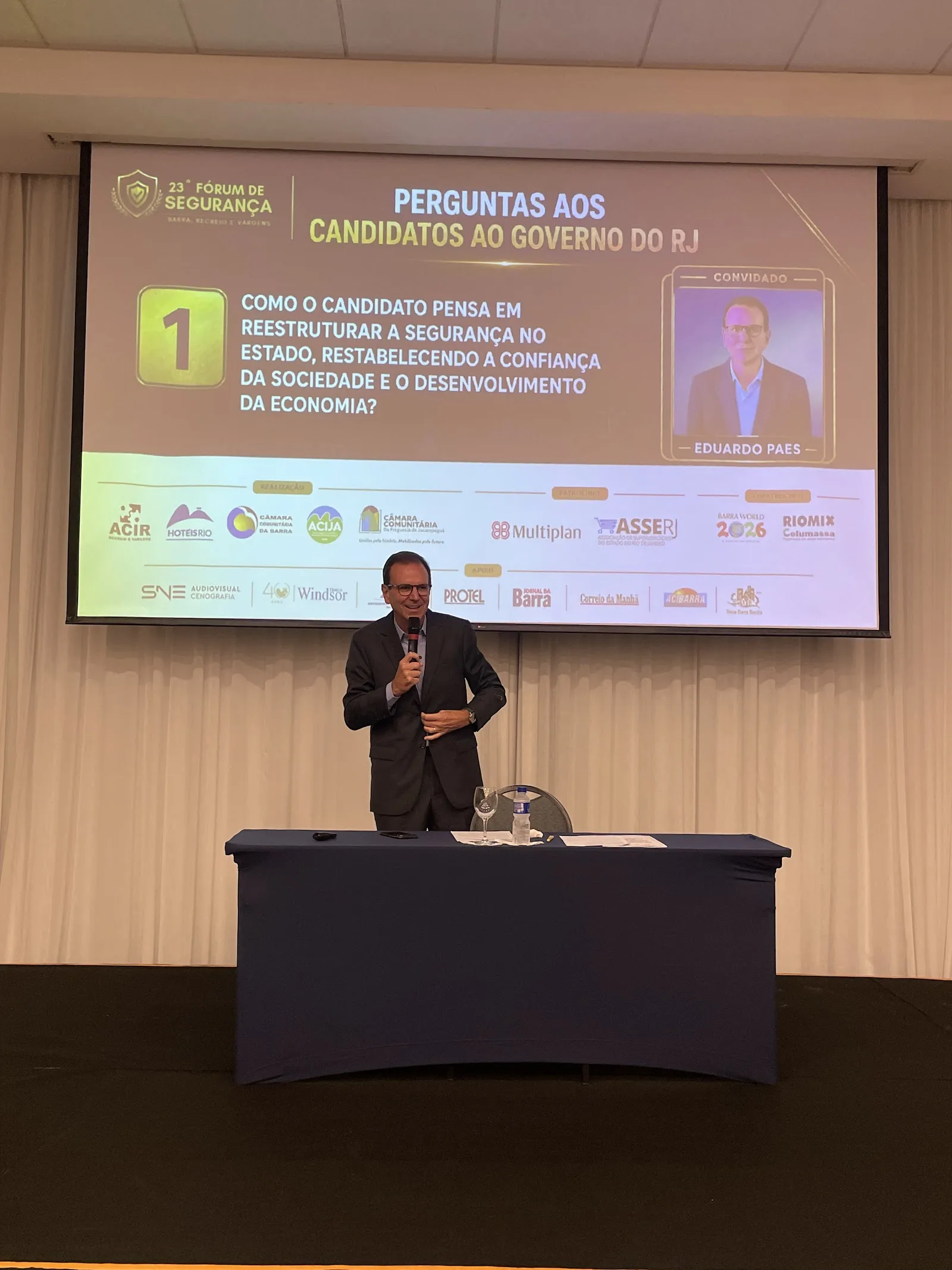 Registro da 23ª edição do Fórum de Segurança do HotéisRIO e ACIR com o candidato Eduardo Paes, no Rio de Janeiro