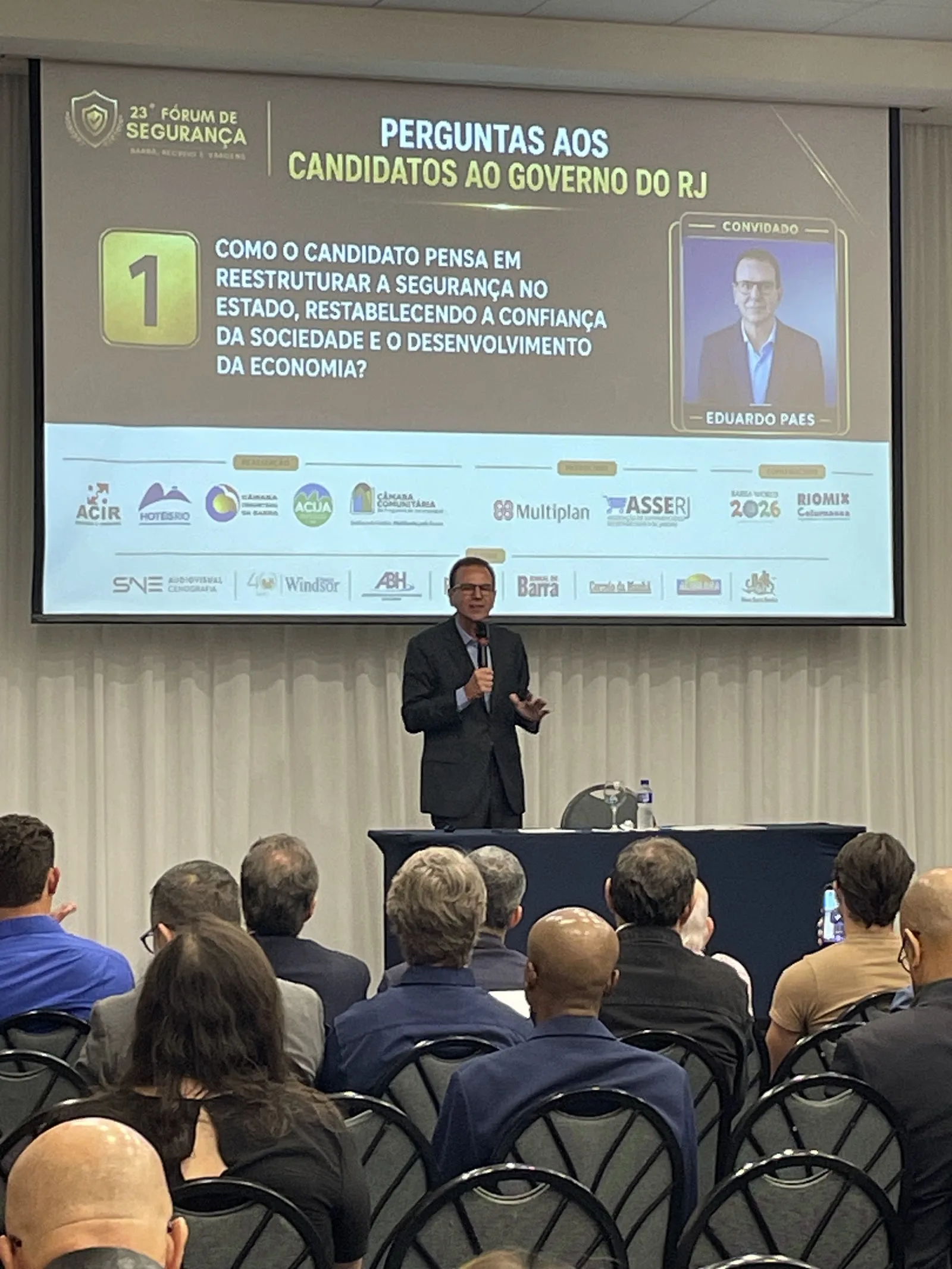 Registro da 23ª edição do Fórum de Segurança do HotéisRIO e ACIR com o candidato Eduardo Paes, no Rio de Janeiro