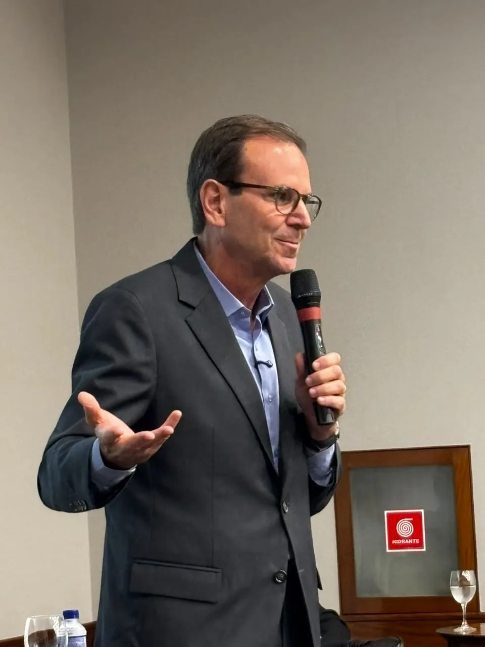 Registro da 23ª edição do Fórum de Segurança do HotéisRIO e ACIR com o candidato Eduardo Paes, no Rio de Janeiro