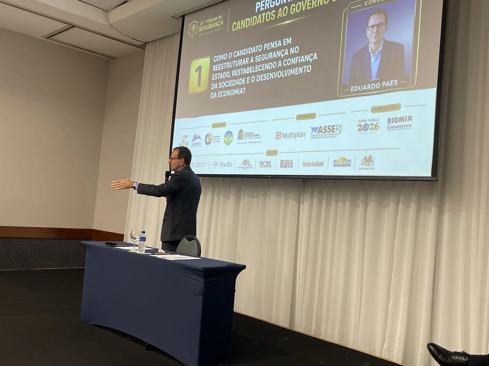 Registro da 23ª edição do Fórum de Segurança do HotéisRIO e ACIR com o candidato Eduardo Paes, no Rio de Janeiro