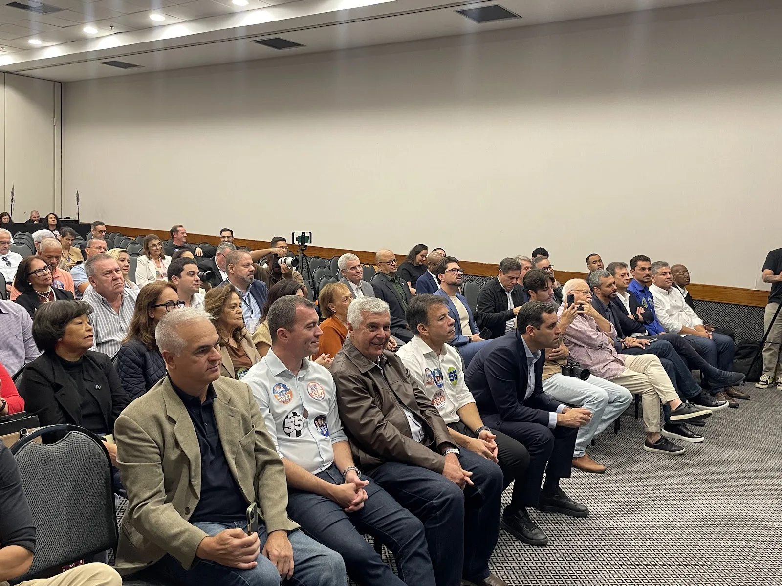 Registro da 23ª edição do Fórum de Segurança do HotéisRIO e ACIR com o candidato Eduardo Paes, no Rio de Janeiro