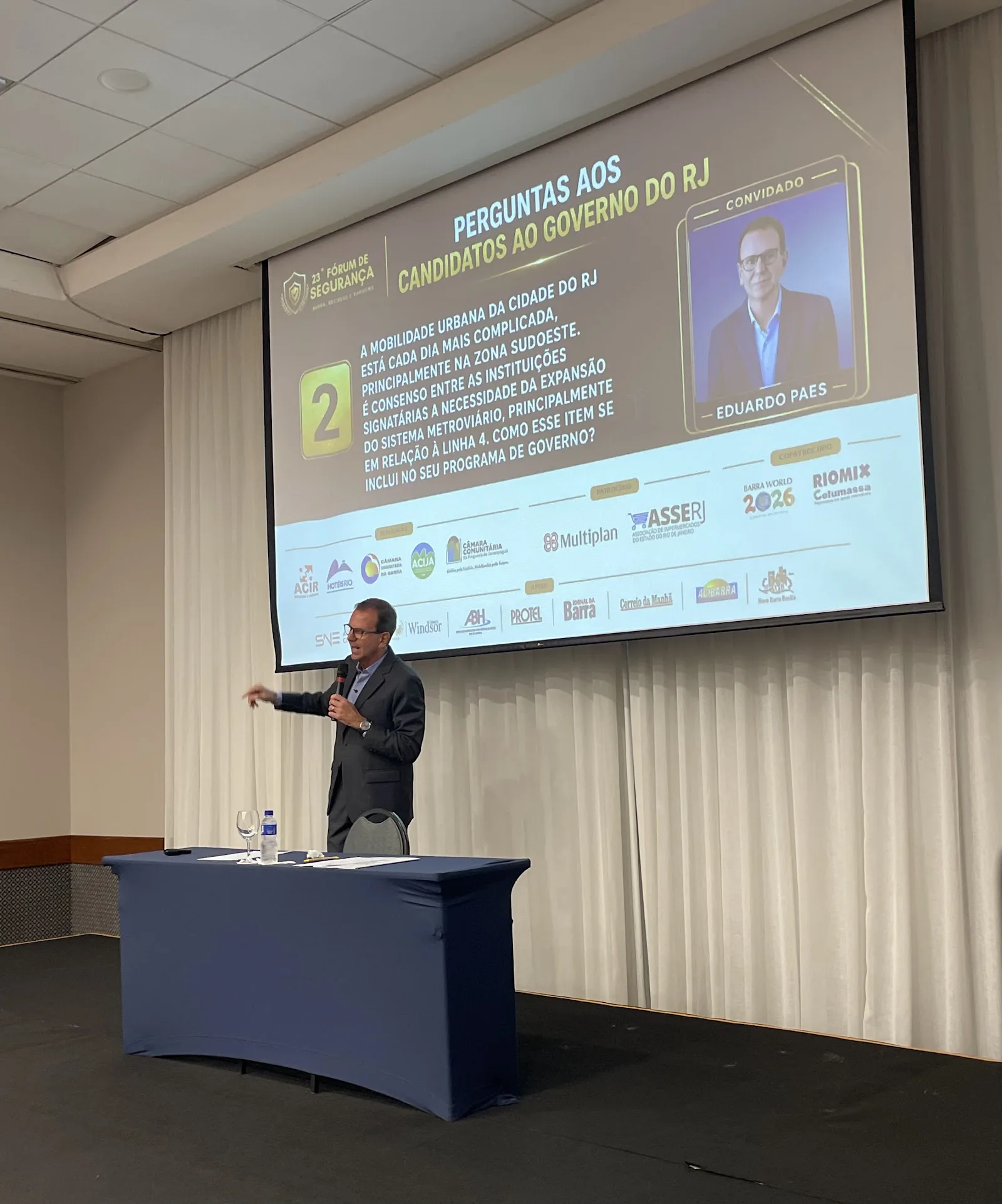 Registro da 23ª edição do Fórum de Segurança do HotéisRIO e ACIR com o candidato Eduardo Paes, no Rio de Janeiro