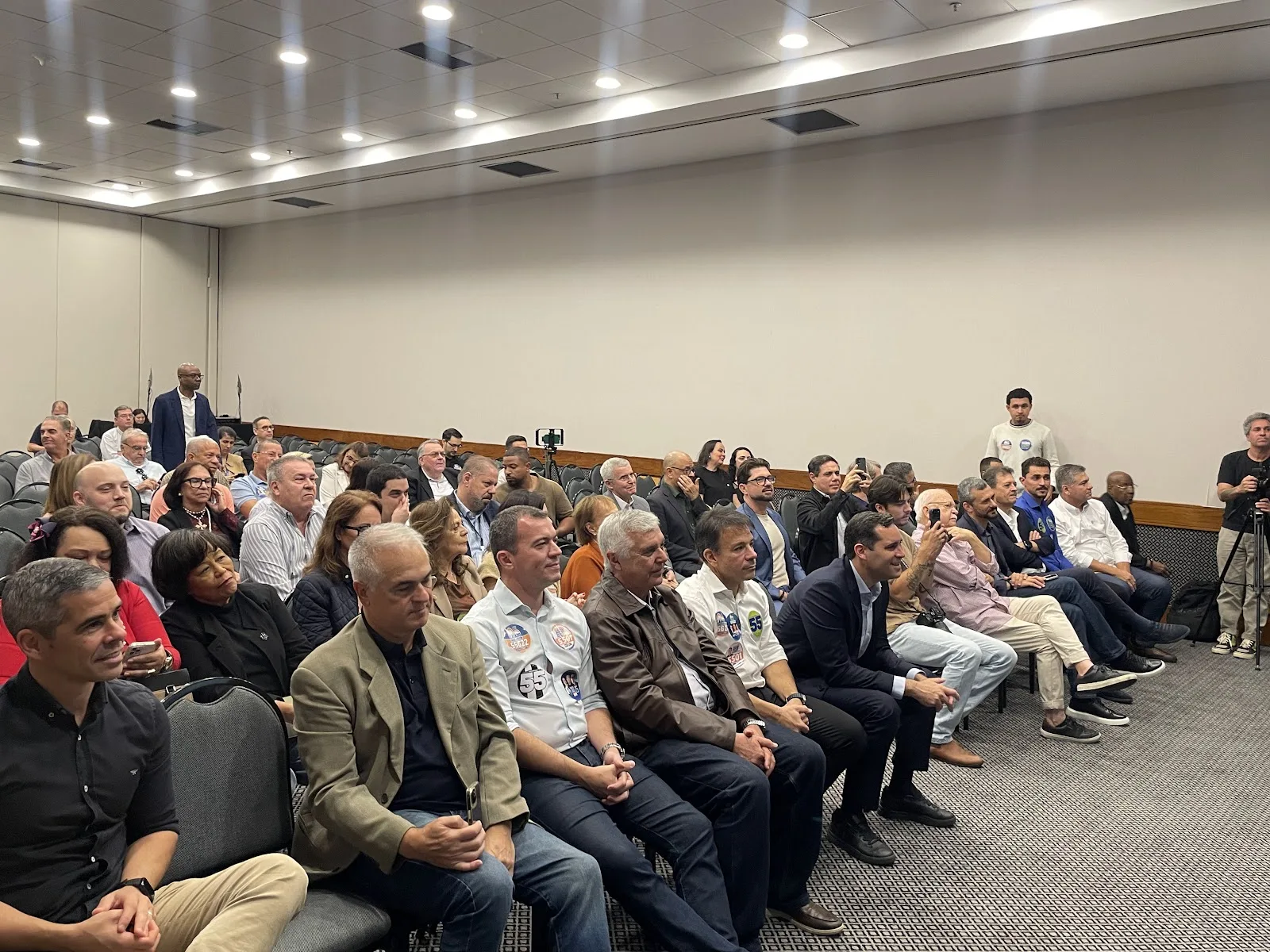 Registro da 23ª edição do Fórum de Segurança do HotéisRIO e ACIR com o candidato Eduardo Paes, no Rio de Janeiro