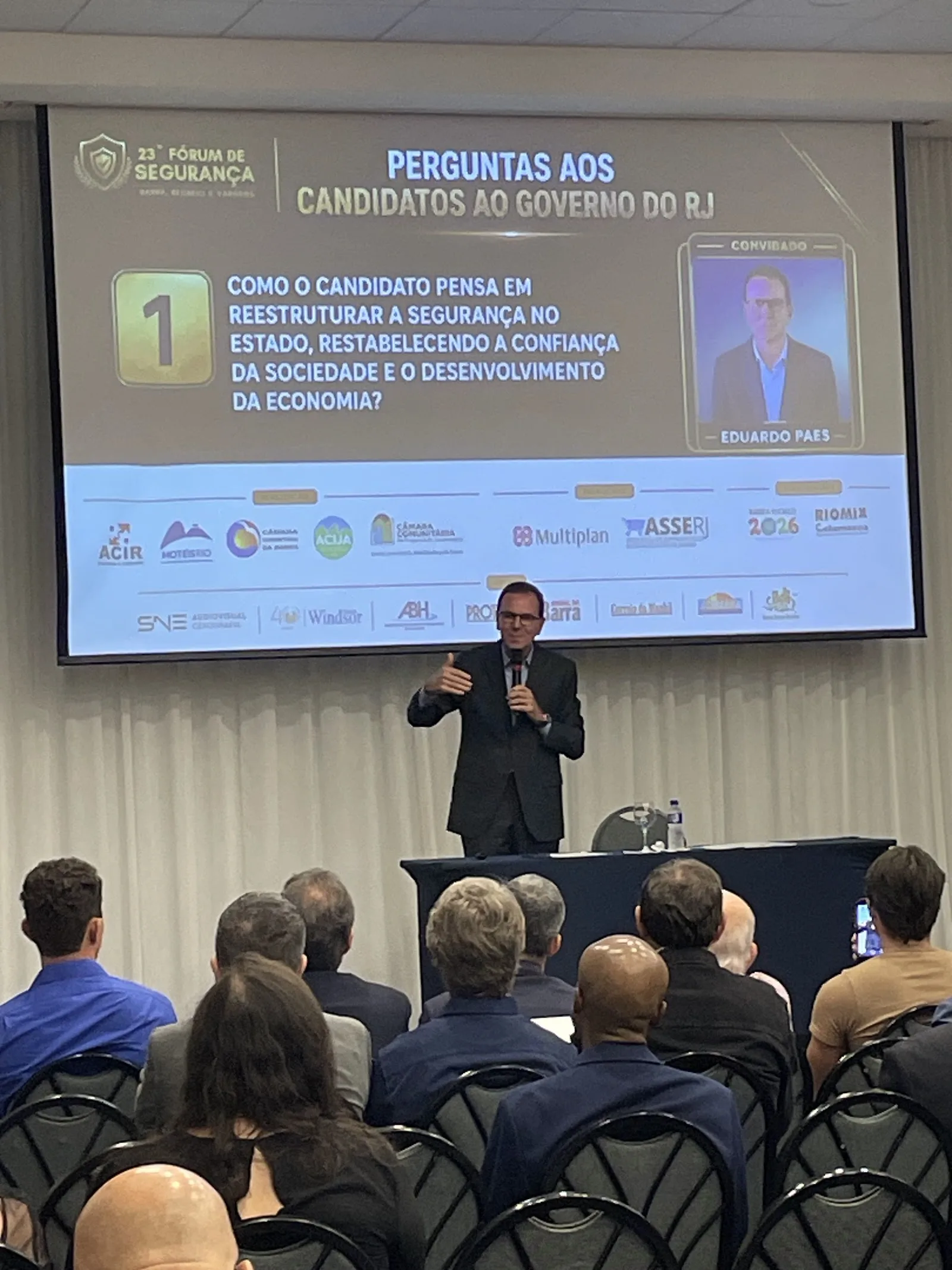 Registro da 23ª edição do Fórum de Segurança do HotéisRIO e ACIR com o candidato Eduardo Paes, no Rio de Janeiro