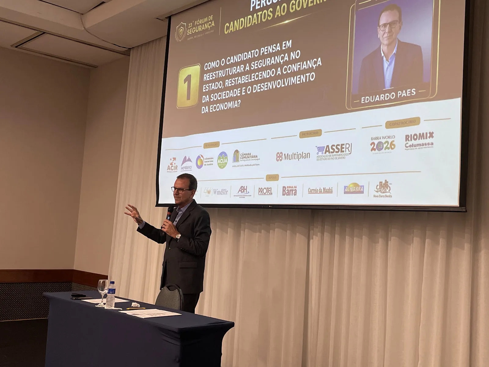 Registro da 23ª edição do Fórum de Segurança do HotéisRIO e ACIR com o candidato Eduardo Paes, no Rio de Janeiro