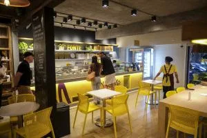 Ambiente da nova casa do Café com Fé e Momo Gelato, na Lagoa Rodrigo de Freitas, no Rio de Janeiro