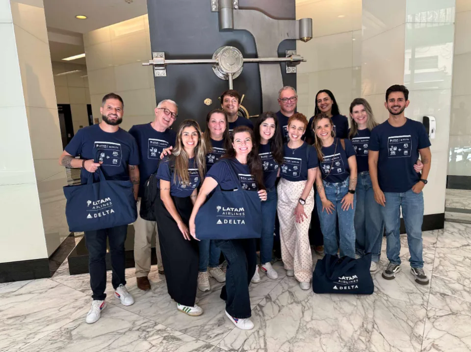 Equipes comerciais da Latam e da Delta em visita a agências de viagens no Rio de Janeiro