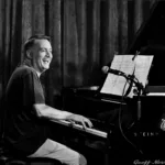 Pianista Marvio Ciribelli durante apresentação