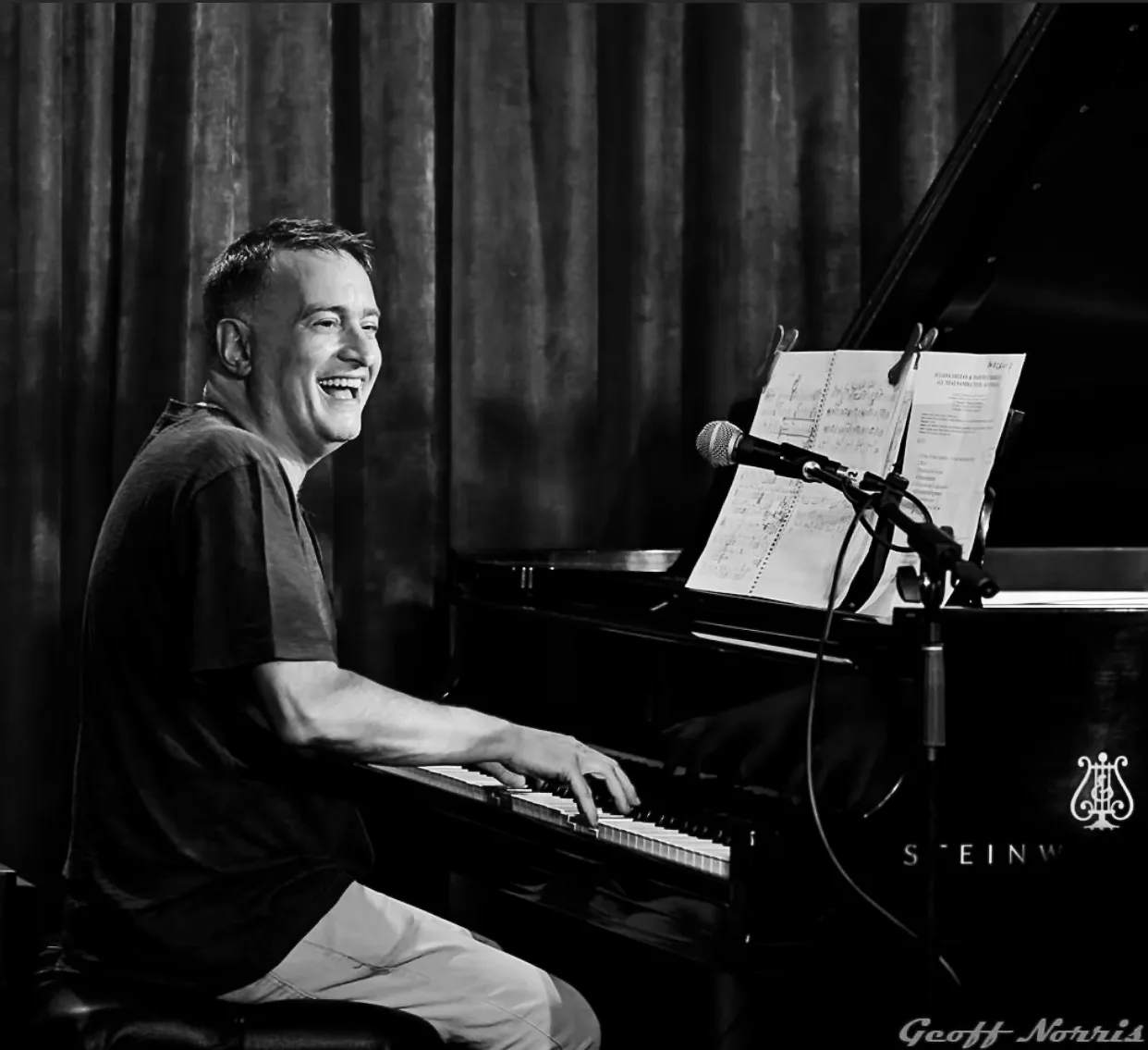Pianista Marvio Ciribelli durante apresentação