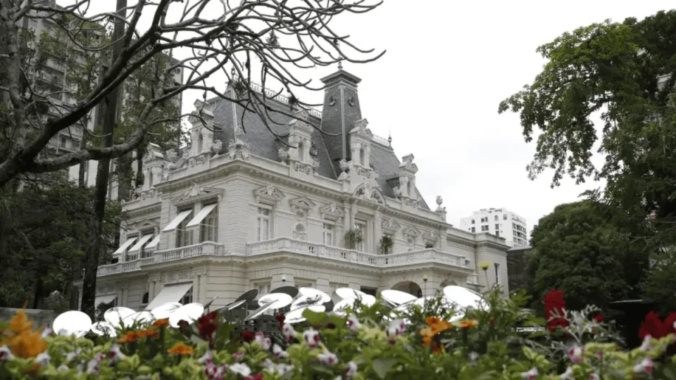 Fachada do Palacete Celina Guinle e Linneo de Paula Machado, no Rio de Janeiro, tombado pelo Iphan
