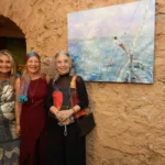 Convidadas na abertura da mostra A Arte dos Apaixonados pelo Rio, no Bar dos Descasados do Santa Teresa Hotel RJ – MGallery