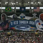 Maracanã lotado durante a partida da NFL entre Baltimore Ravens e Dallas Cowboys, no Rio de Janeiro