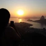 Criadores de conteúdo recebem o selo Rio Digital Influencer 2026 da Secretaria Municipal de Turismo do Rio