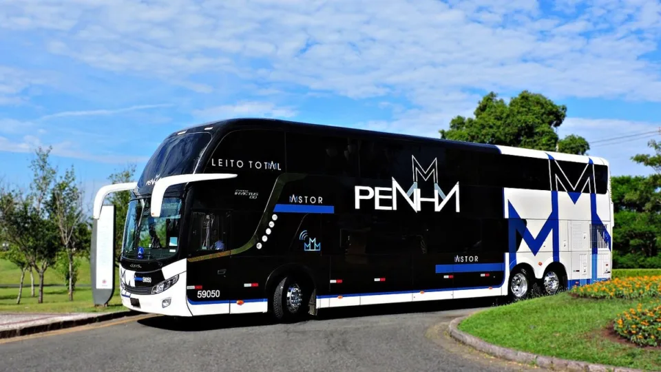 Ônibus interestadual da Viação Penha, que passa a operar a linha direta entre o Terminal BRT Metropolitano, em Irajá, no Rio de Janeiro, e a Rodoviária do Tietê, em São Paulo
