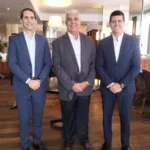 Alfredo Lopes e hoteleiros cinco estrelas no almoco com o diretor-presidente da Aena Brasil, Santiago Yus, no Miramar by Windsor, em Copacabana