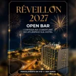 Fachada do Atlântico Sul Hotel à noite com fogos, na arte do Réveillon 2027