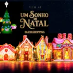 Arte oficial de "Um Sonho de Natal BarraShopping", com árvore iluminada e casas cenográficas coloridas da Vila de Natal
