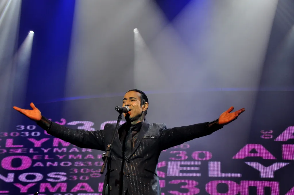 Elymar Santos no show Estrela Luminosa